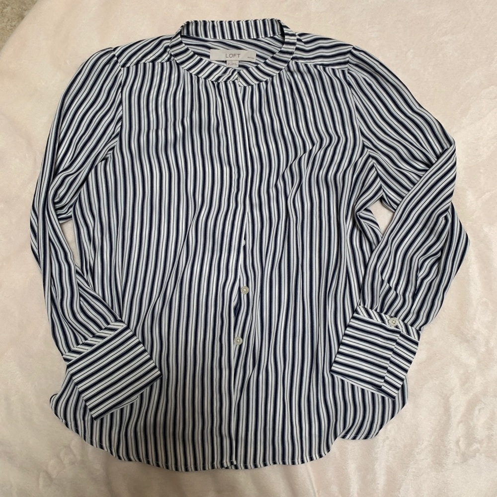 Loft b&w striped long sleeve blouse